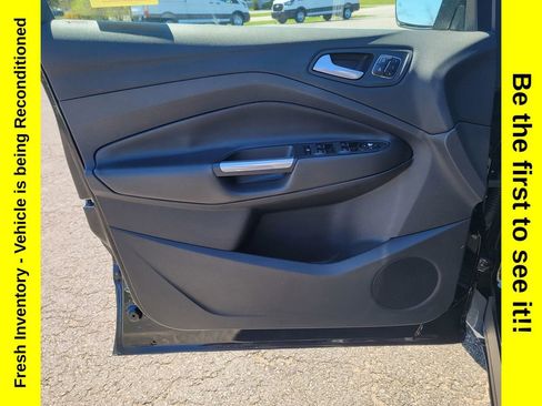 Used 2016 Ford Escape Titanium FWD image 10
