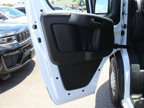 Used 2025 RAM ProMaster 2500 w/ Convenience Group FWD image 16
