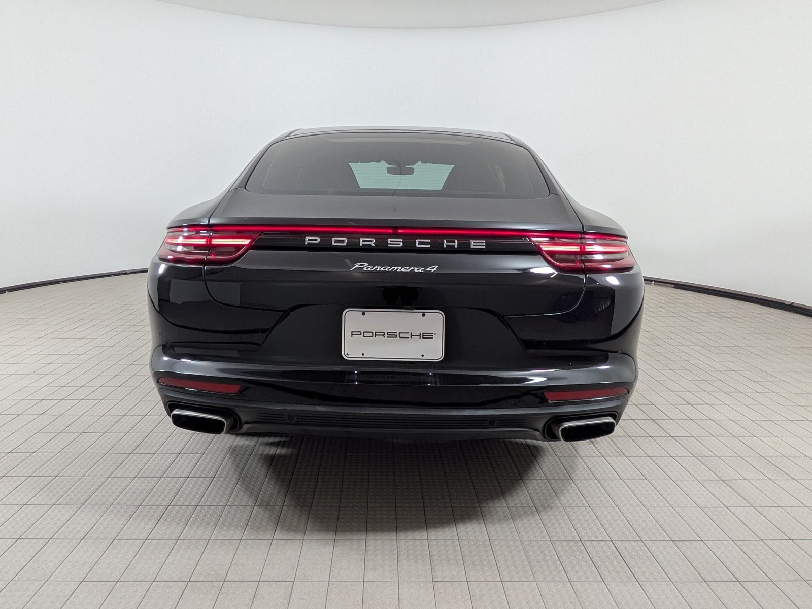 Used 2019 Porsche Panamera 4 AWD/4WD image 10
