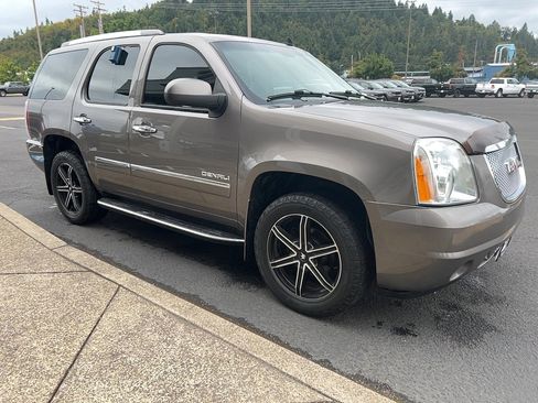 Used 2013 GMC Yukon Denali image 4