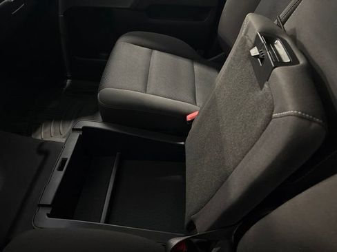 Used 2018 Chevrolet Silverado 1500 LT AWD/4WD image 26