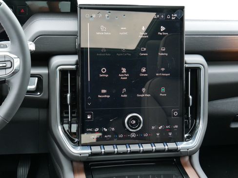 New 2026 GMC Yukon XL Denali w/ Denali Reserve Package AWD/4WD image 8