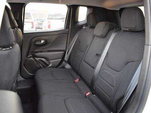 Used 2022 Jeep Renegade Latitude w/ Convenience Group image 8