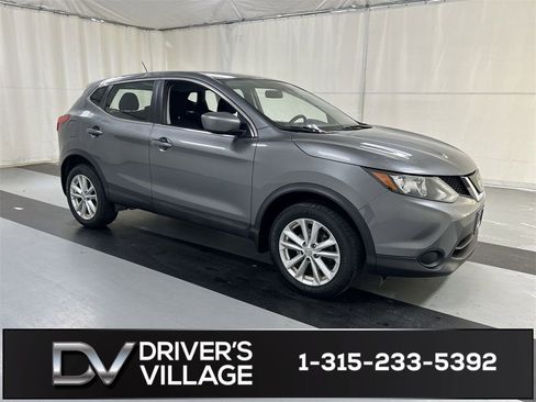 Used 2018 Nissan Rogue Sport S w/ S Appearance Package image 1