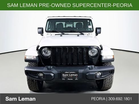 Used 2021 Jeep Gladiator Willys image 2
