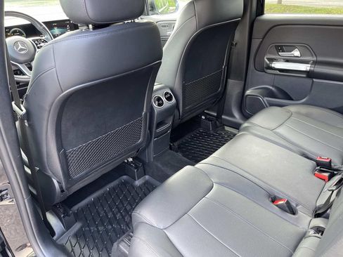 Used 2022 Mercedes-Benz GLB 250 image 18