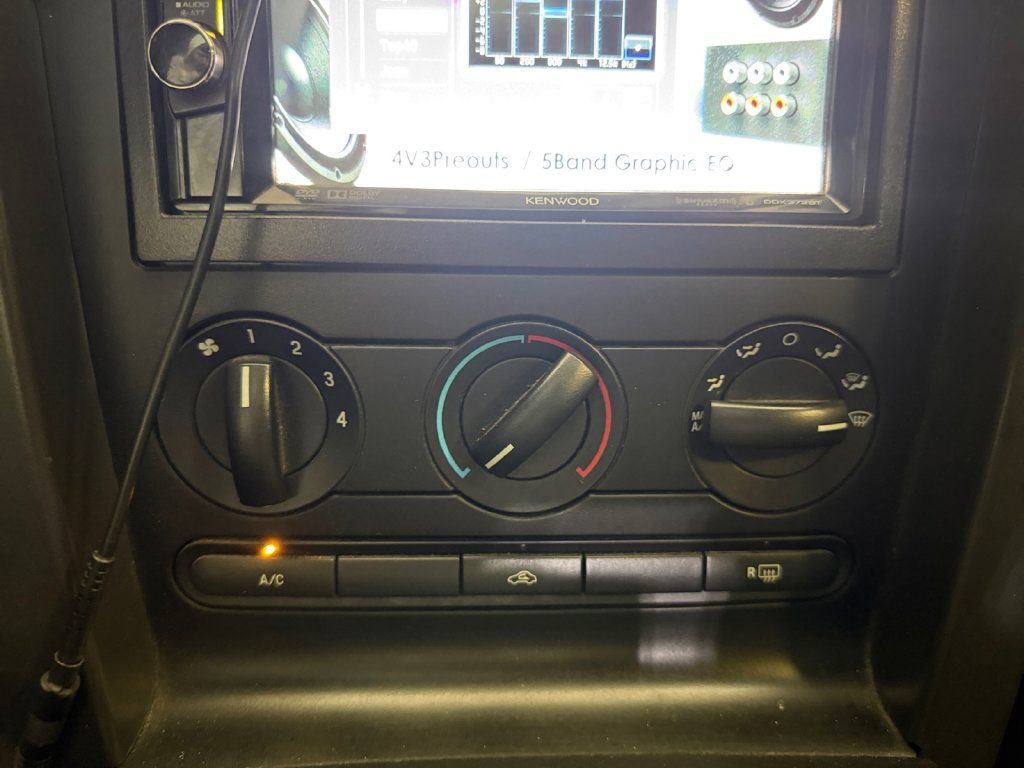 Used 2005 Ford Mustang GT RWD image 28