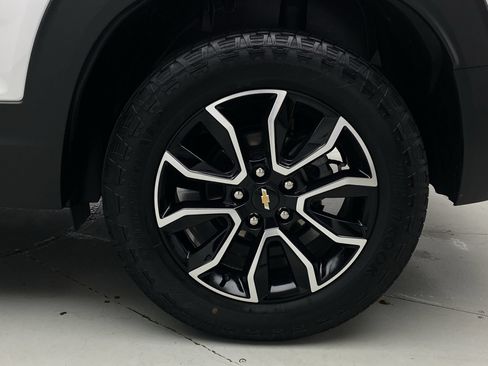 Used 2023 Chevrolet TrailBlazer ACTIV w/ Sun and Liftgate Package AWD/4WD image 28