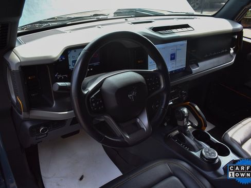 Used 2023 Ford Bronco Badlands image 18