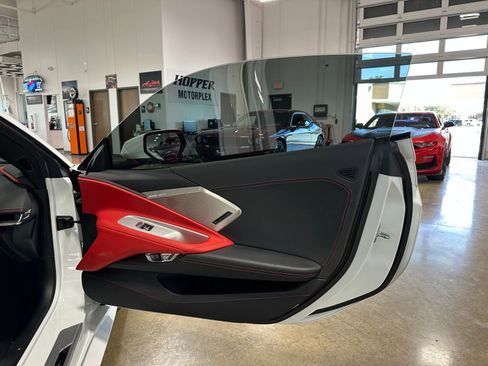 Used 2020 Chevrolet Corvette Stingray 2LT Z51 Performance P w/ 2LT Preferred Equipment Group image 36