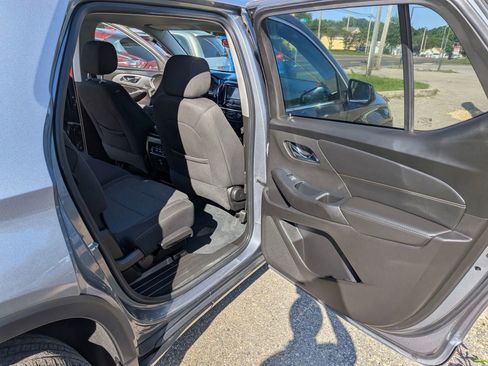 Used 2021 Chevrolet Traverse LS FWD image 35