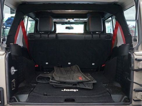 Used 2017 Jeep Wrangler Unlimited Rubicon AWD/4WD image 48