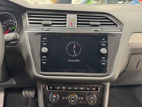 Used 2020 Volkswagen Tiguan SE image 7