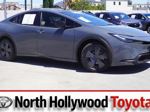 Certified 2023 Toyota Prius LE FWD image 1