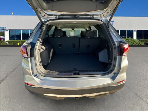 Used 2024 Chevrolet Equinox LT FWD image 24