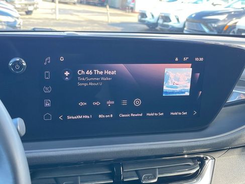 Used 2025 Buick Envista Sport Touring image 21