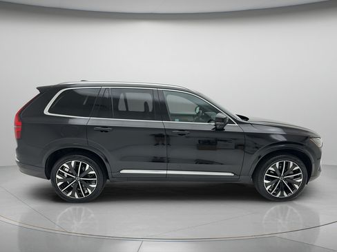 Used 2025 Volvo XC90 B5 Core AWD/4WD image 6