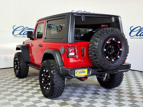 Used 2018 Jeep Wrangler Sport AWD/4WD image 2