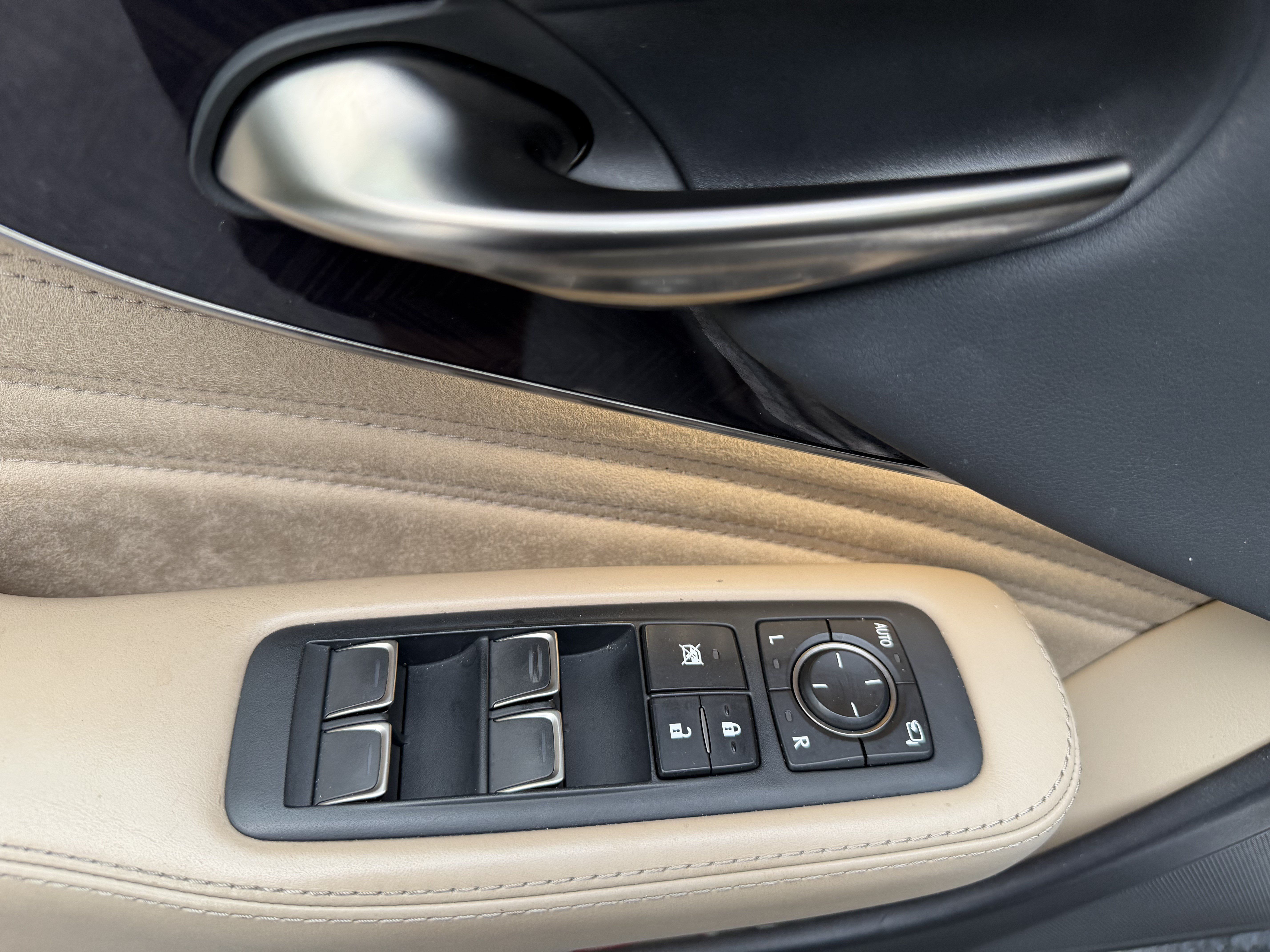 Used 2022 Lexus LS 500 w/ Interior Upgrade Package RWD image 14