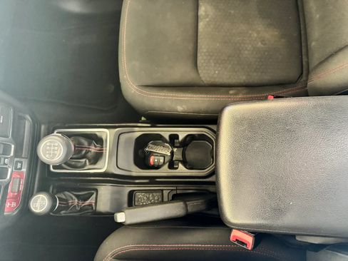 Used 2019 Jeep Wrangler Unlimited Rubicon w/ Steel Bumper Group AWD/4WD image 16