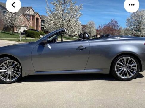 Used 2011 INFINITI G37 Convertible w/ Premium Pkg RWD image 4