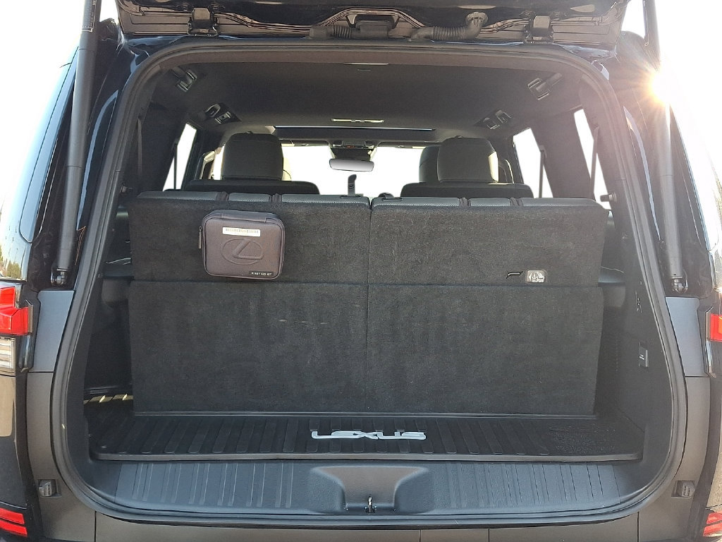 Used 2024 Lexus GX 550 w/ Accessory Package (Z1) AWD/4WD image 28