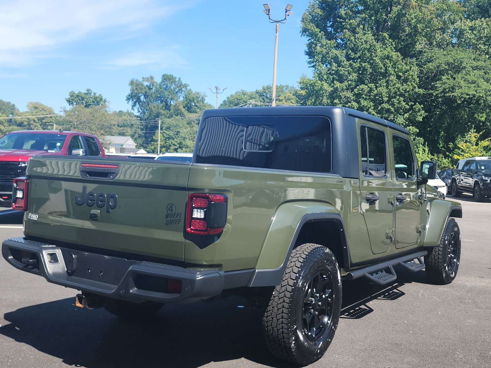 Used 2021 Jeep Gladiator Sport AWD/4WD image 5