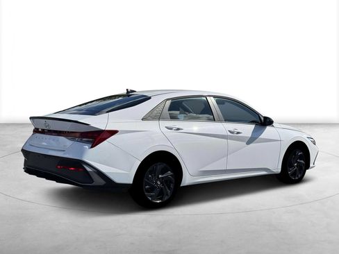 New 2026 Hyundai Elantra Sport image 8