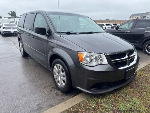 Used 2017 Dodge Grand Caravan SE w/ Power Window Group FWD image 4