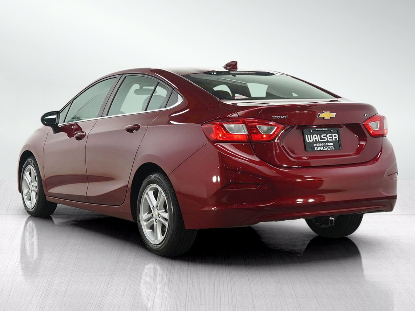 Used 2017 Chevrolet Cruze LT FWD image 3