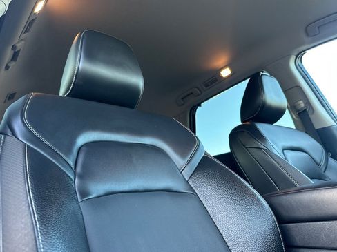 Used 2022 Nissan Pathfinder SL w/ SL Black Package image 21