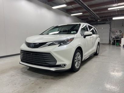 Used 2021 Toyota Sienna Platinum