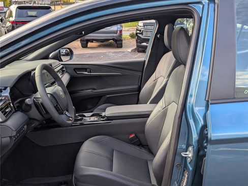 Used 2025 Toyota Camry XSE image 16