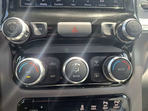 Used 2022 RAM 1500 Big Horn AWD/4WD image 16