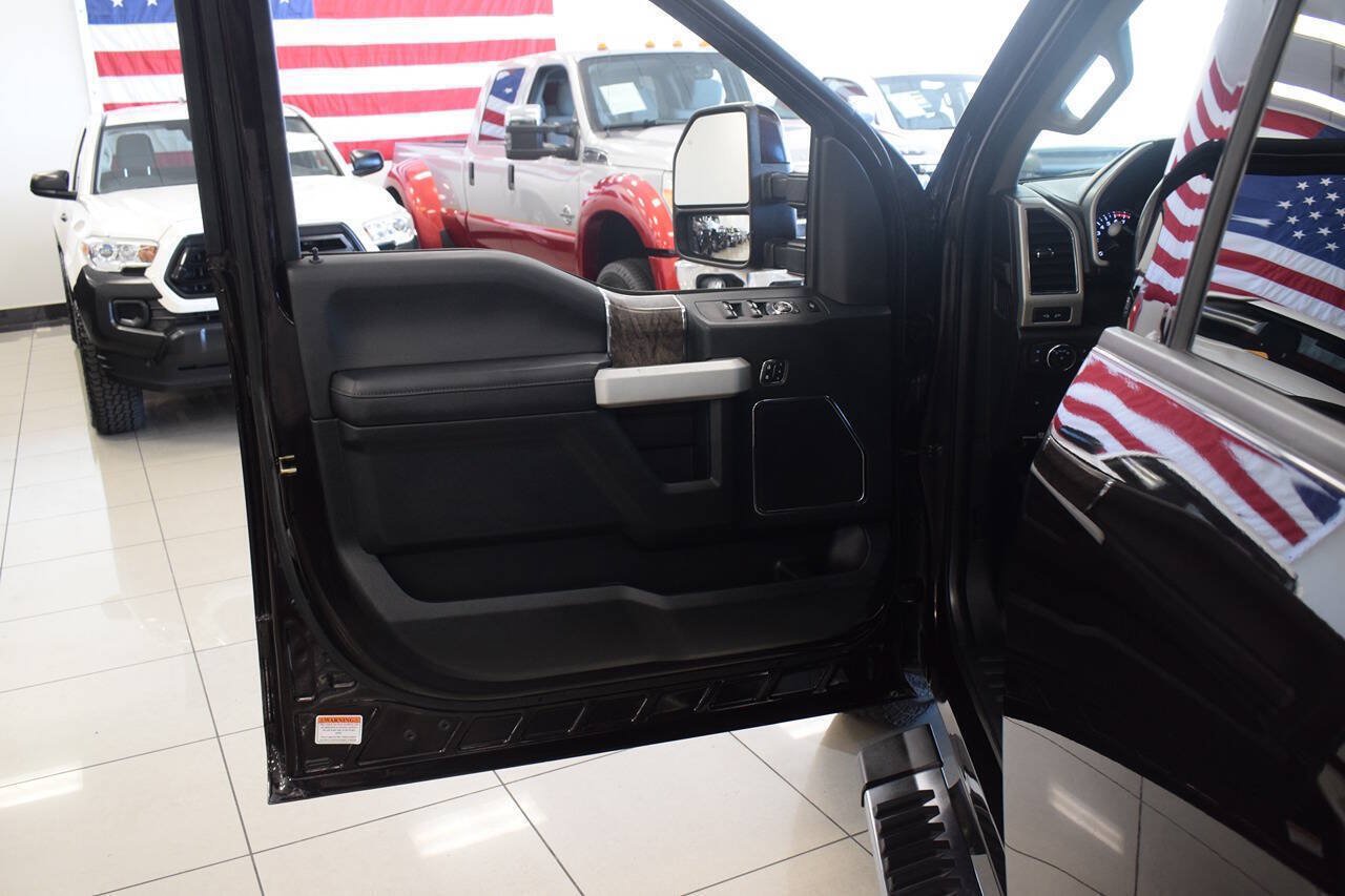 Used 2018 Ford F250 Lariat w/ Lariat Ultimate Package RWD image 23