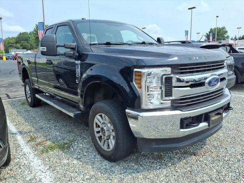 Used 2018 Ford F250 XLT w/ Snow Plow Prep Package AWD/4WD image 14