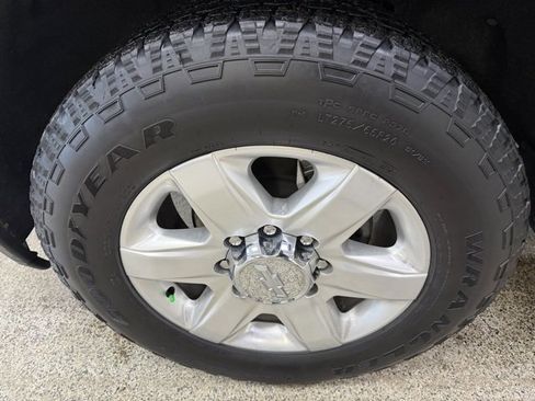 Used 2020 Chevrolet Silverado 2500 LTZ w/ Technology Package image 8