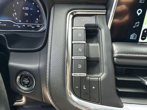 Used 2023 Chevrolet Suburban Premier image 28