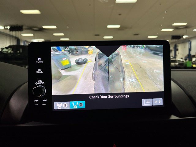 Used 2025 Honda Pilot TrailSport image 14