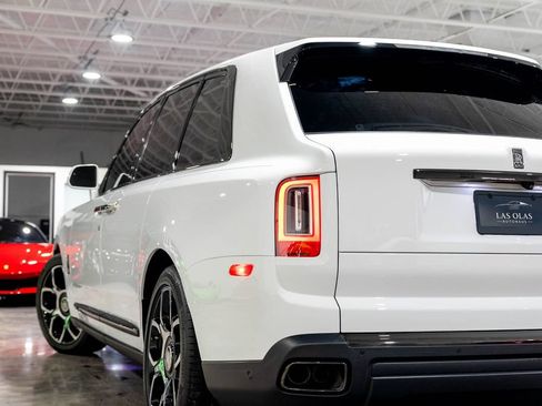 Used 2022 Rolls-Royce Cullinan Black Badge AWD/4WD image 26