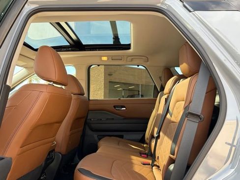 Used 2025 Nissan Pathfinder Platinum w/ Cargo Package image 13