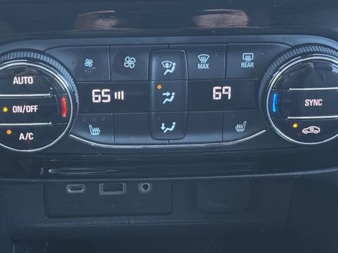 Certified 2023 Buick Encore GX Select w/ Sport Touring Package FWD image 4