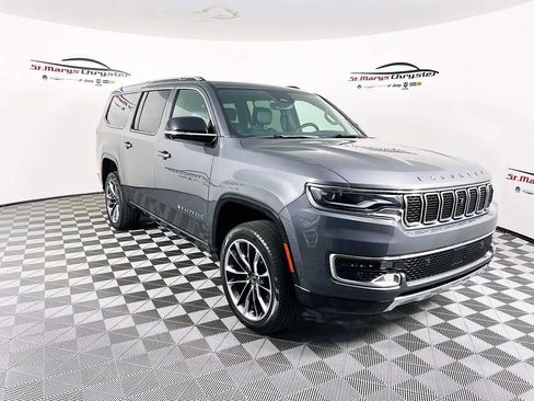 Used 2024 Jeep Wagoneer L Series III w/ Premium Group I AWD/4WD image 1