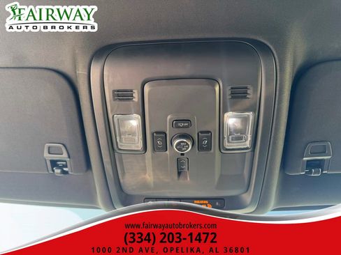 Used 2025 GMC Yukon Denali AWD/4WD image 25