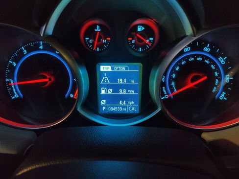 Used 2014 Chevrolet Cruze LT image 23