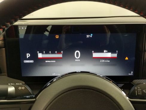 New 2025 Nissan Kicks SR image 11