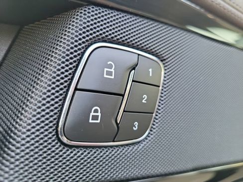 Used 2023 Lincoln Nautilus AWD w/ Premium Package image 10