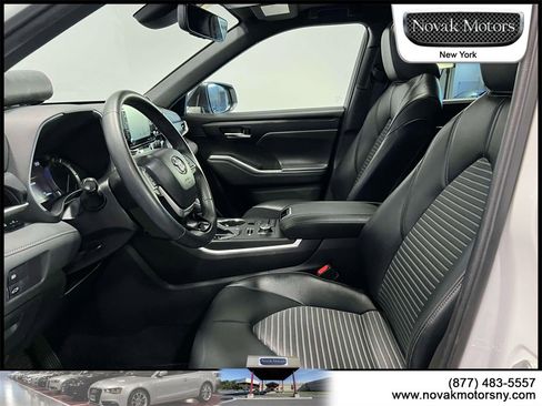 Used 2022 Toyota Highlander XSE image 17