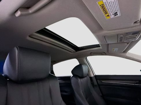 Used 2022 Honda Accord Touring image 18