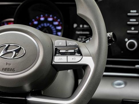 Used 2023 Hyundai Elantra SEL w/ Preferred Accessory Package FWD image 20